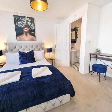 Modern & Spacious 3 Bedrooms And 2 Bathrooms Home, Free Parking! Cambridge  Bagian luar foto