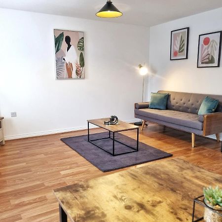 Modern & Spacious 3 Bedrooms And 2 Bathrooms Home, Free Parking! Cambridge  Bagian luar foto