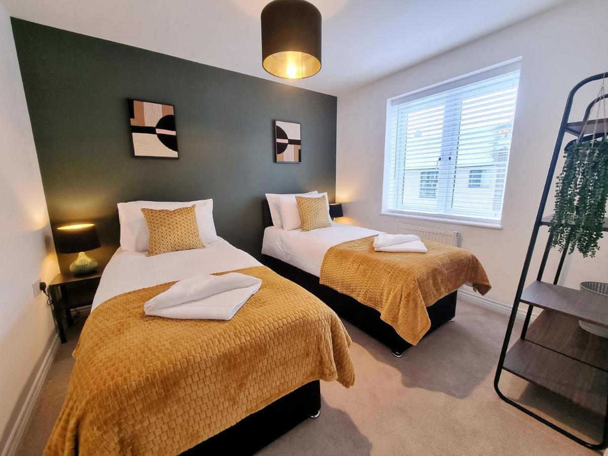 Modern & Spacious 3 Bedrooms And 2 Bathrooms Home, Free Parking! Cambridge  Bagian luar foto