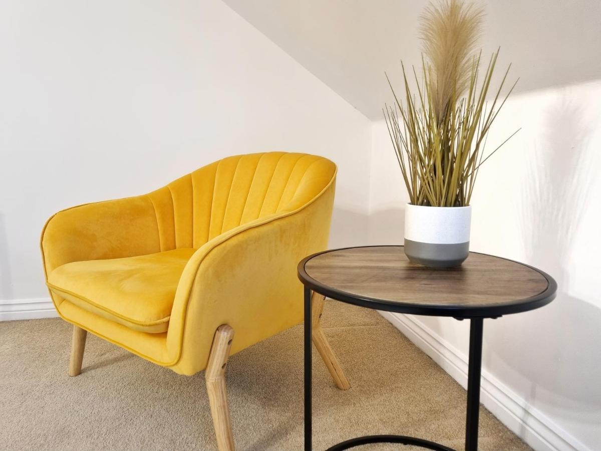 Modern & Spacious 3 Bedrooms And 2 Bathrooms Home, Free Parking! Cambridge  Bagian luar foto