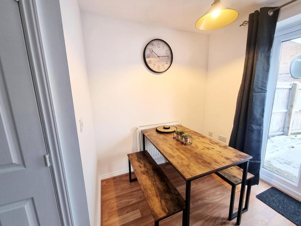 Modern & Spacious 3 Bedrooms And 2 Bathrooms Home, Free Parking! Cambridge  Bagian luar foto